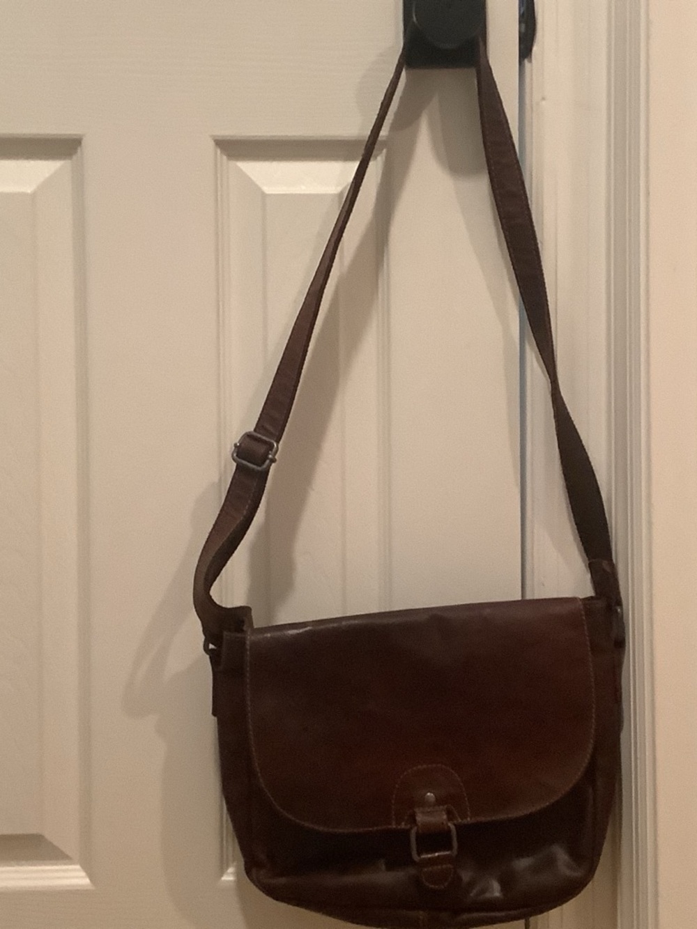 Classic Brown Leather Messenger Bag